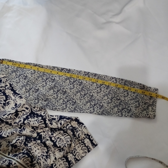 Hem & Thread Paisley Print Zip Up Jacket Size Medium - Picture 8 of 8
